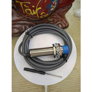 Cảm Biến Tiệm Cận Analog Pefun XAM8 18GM P1U DC24V Phi 18