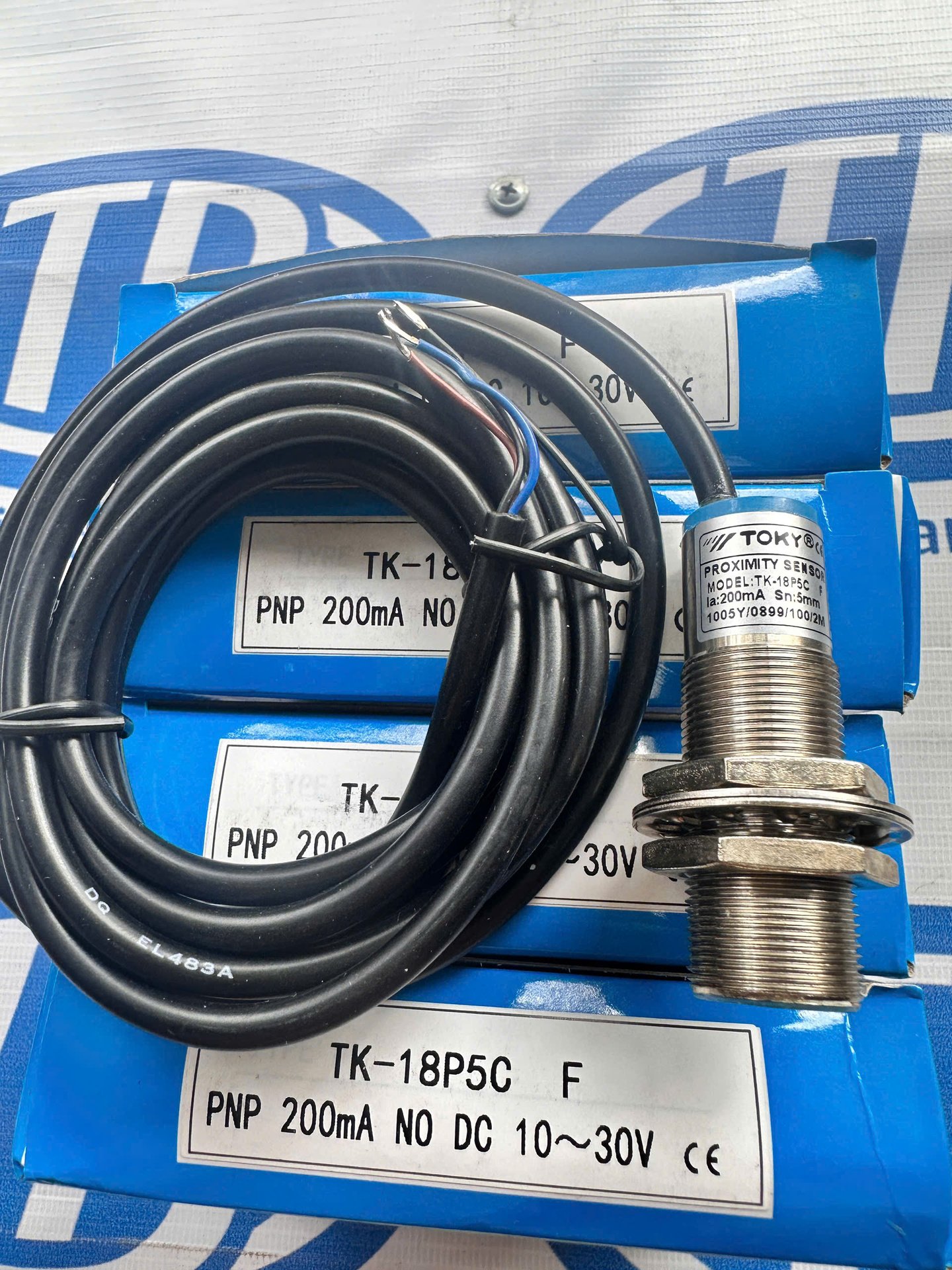 Cảm biến tiệm cận TK-18P5C(PNP-NO)
