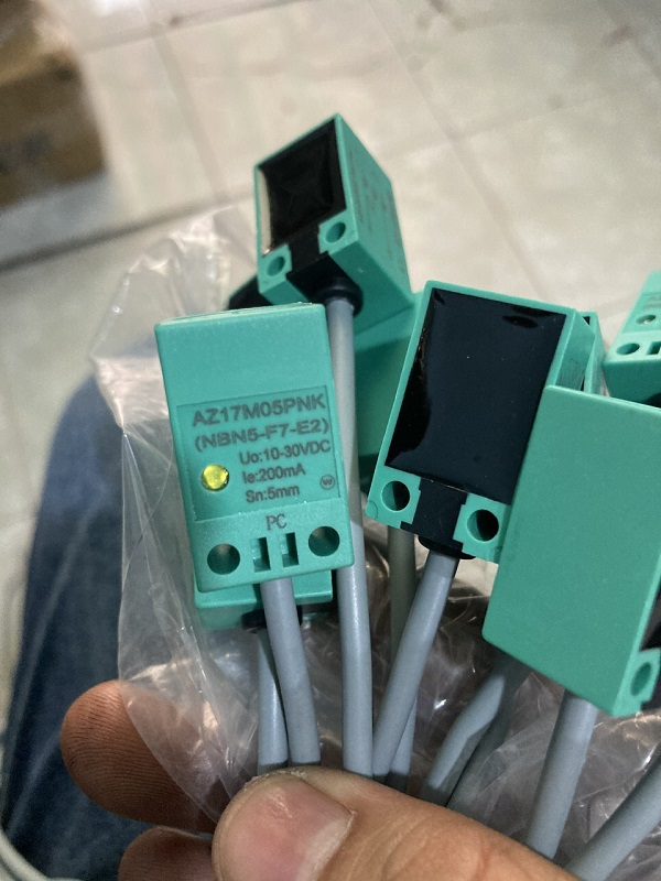 CẢM BIẾN TIỆM CẬN AZ17M05PNK