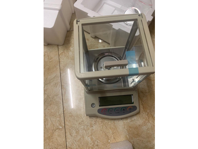 Cân phân tích 320g 0.001g