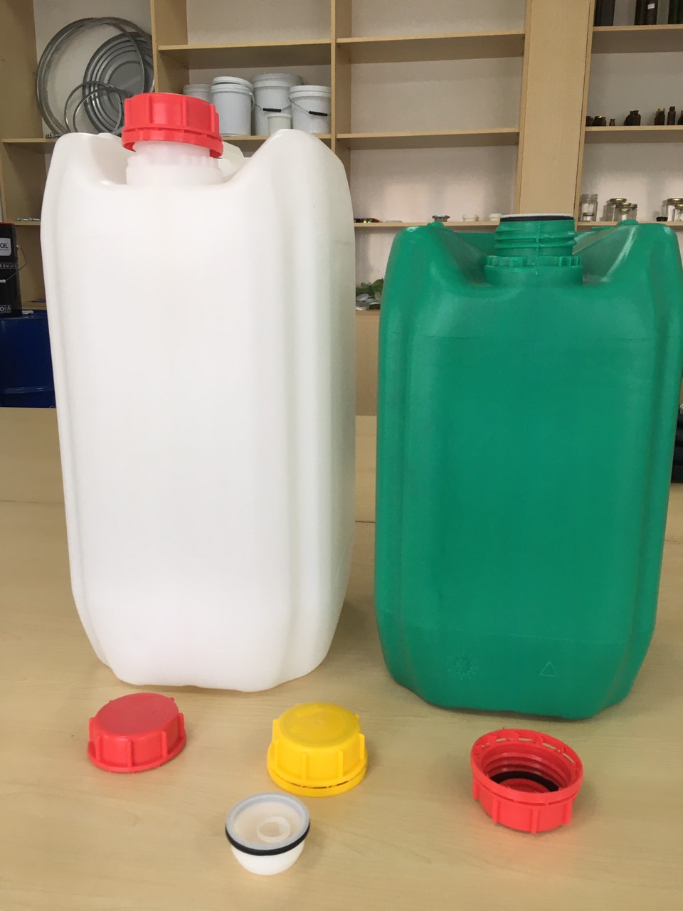 Can nhựa 25L