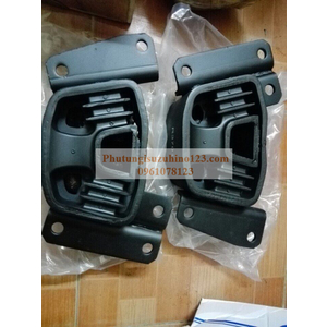 CAO SU CHÂN MÁY PHÍA SAU XE TẢI ISUZU FVM - 6HK1