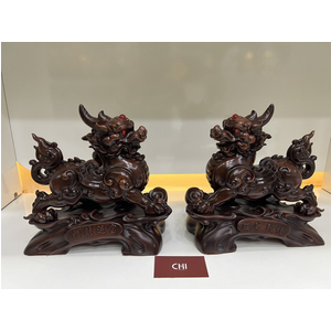 Cặp kỳ lân màu gỗ