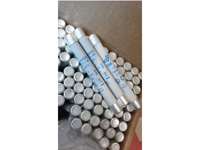 Cầu chì solar DF 1500VDC 16A