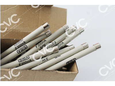 CẦU CHÌ TRUNG THẾ SIBA 3KV 35A 185000.0,2