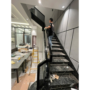 Cầu thang kính tay vịn gỗ sồi sơn đen, U inox âm sàn