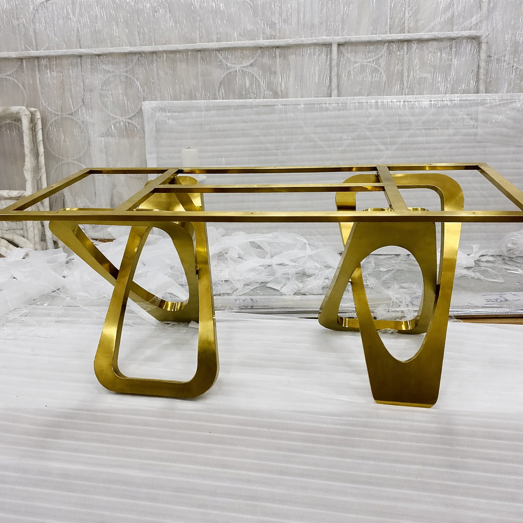 Từ những ngày đầu khiêm tốn với một xưởng nhỏ tại TP.HCM, Citybuilding đã vươn mình thành đơn vị sản xuất – thi công gương & kính uy tín, được hàng ngàn khách hàng tin tưởng và hàng trăm kiến trúc sư – chủ thầu đánh giá cao.