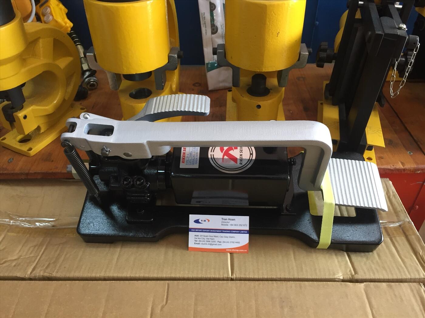 Chân bơm thủy lực RIKEN P-6
