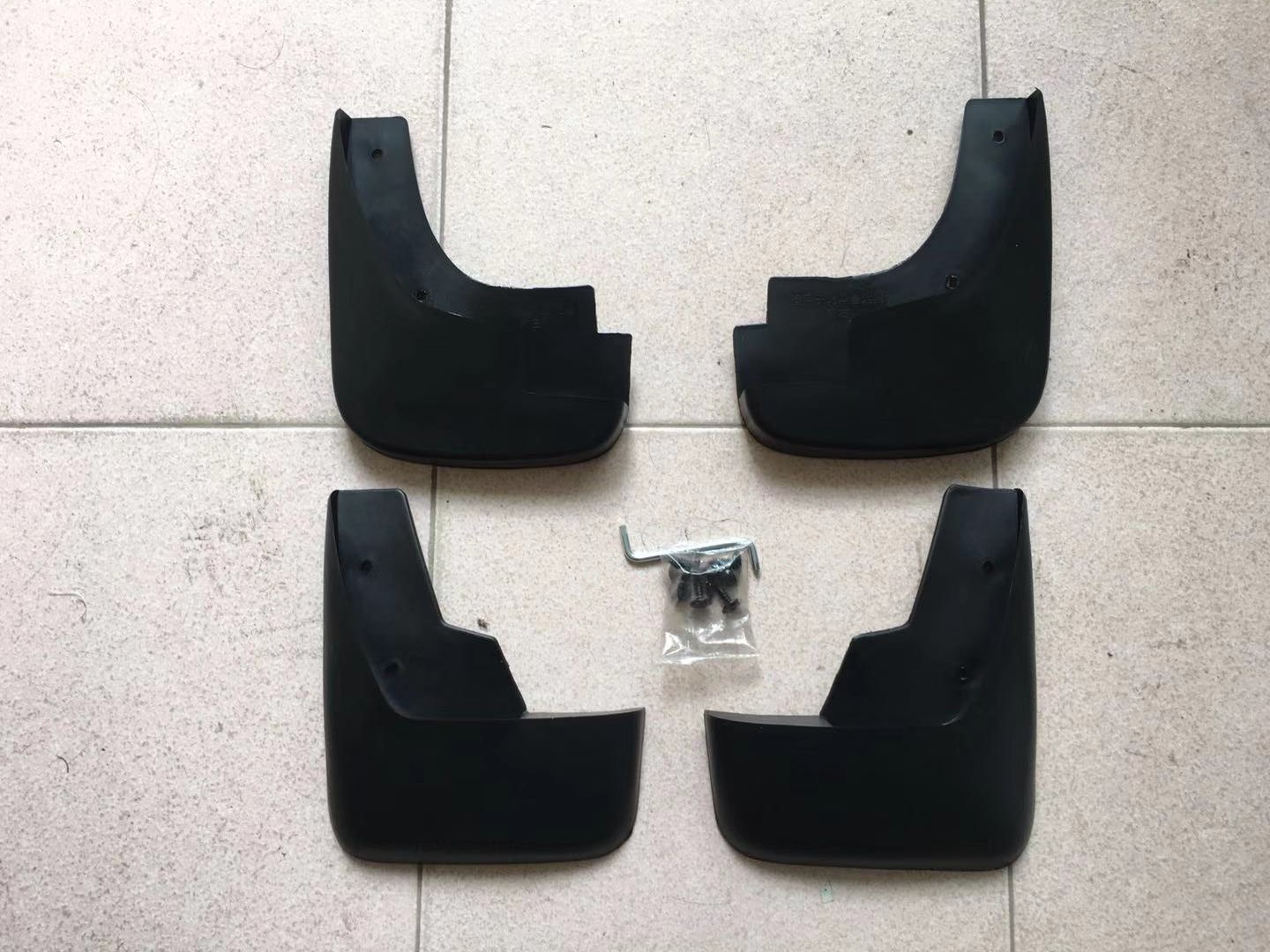 Chắn bùn bánh xe Suzuki Wagon R+