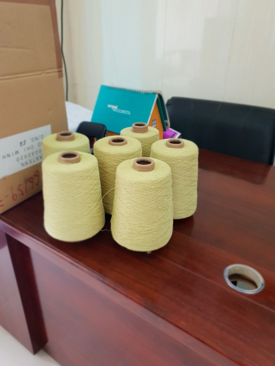 hình ảnh chỉ chịu nhiệt sợi aramid màu vàng