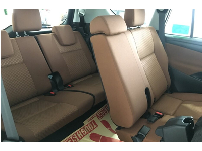 Toyota Innova 2.0 E