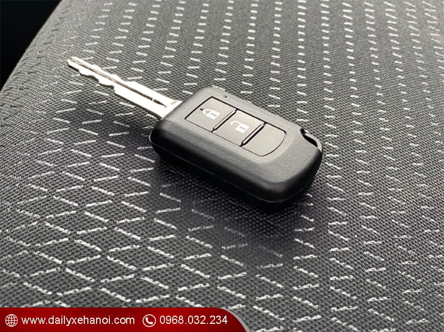 Chìa khóa điện từ xa xe Mitsubishi attrage 1.2 bản số sàn