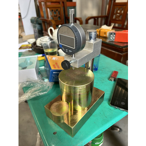 Dụng cụ đo chiều dày danh định vải địa