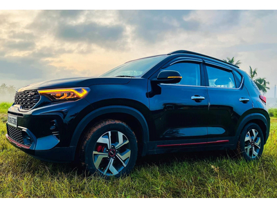 Chính phủ chỉ đạo giảm 50% phí trước bạ với ô tô trong nước