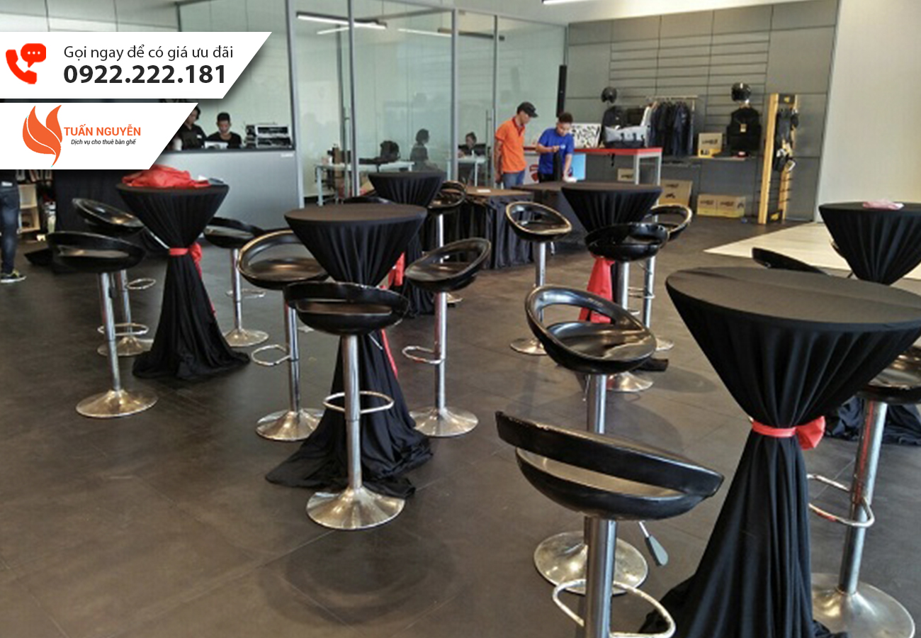 Tuấn Nguyễn đơn vị chuyên cho thuê & setup bàn bar - cocktail tại các sự kiện