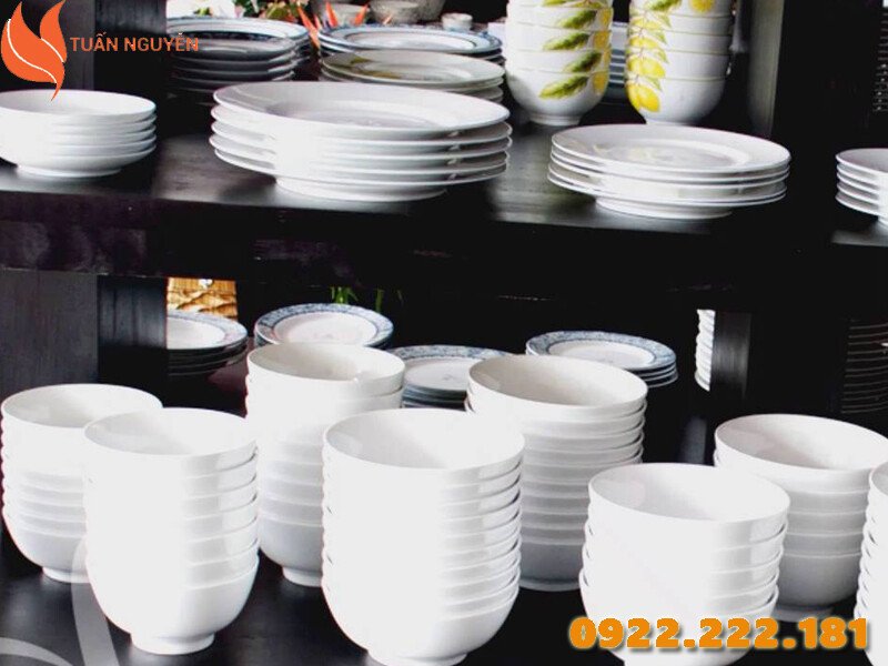 Cho thuê bàn ghế chén dĩa giá rẻ tại HCM - Tuấn Nguyễn