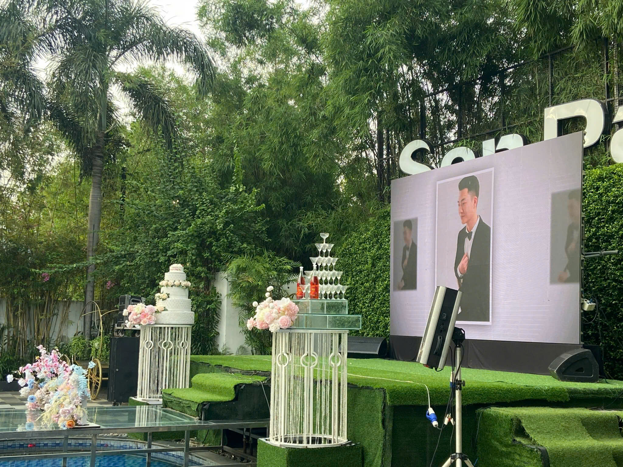 Nơi cho thuê màn hình led cho đàm cưới tại nhà ở tp hcm, màn hình led sân khấu cưới