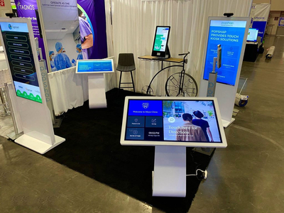 Cho thuê màn hình tivi standee, StanbyME, LCD, Tivi quảng cáo chân đứng 43, 49, 50, 55, 65 in cho sự kiện triển lãm SECC, Quận 1, Quận 12, Bình Dương