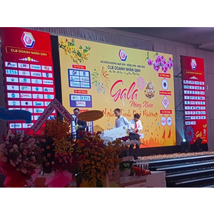 Sân khấu , thảm đỏ cho thuê giá rẻ tại sài gòn