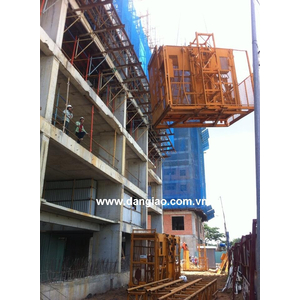 Cho thuê vận thăng lồng, vận thăng nâng hàng