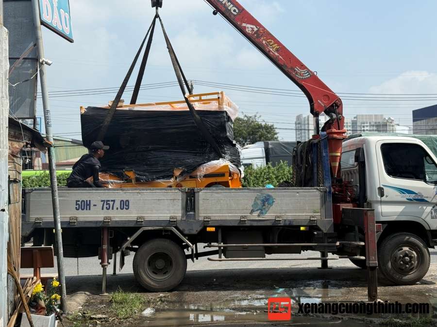 Bàn Giao Thang Nâng Người Tự Hành 8m QSLift GTJZ0810 | KCN Sóng Thần