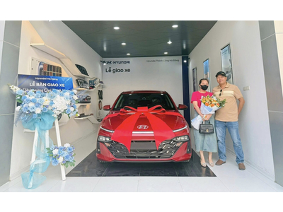 Chúc mừng gia đình chị Mai Lan đã rước em Hyundai Accent 2025 về nhà! Chúc cả nhà luôn bình an và hạnh phúc trên mọi chuyến đi.