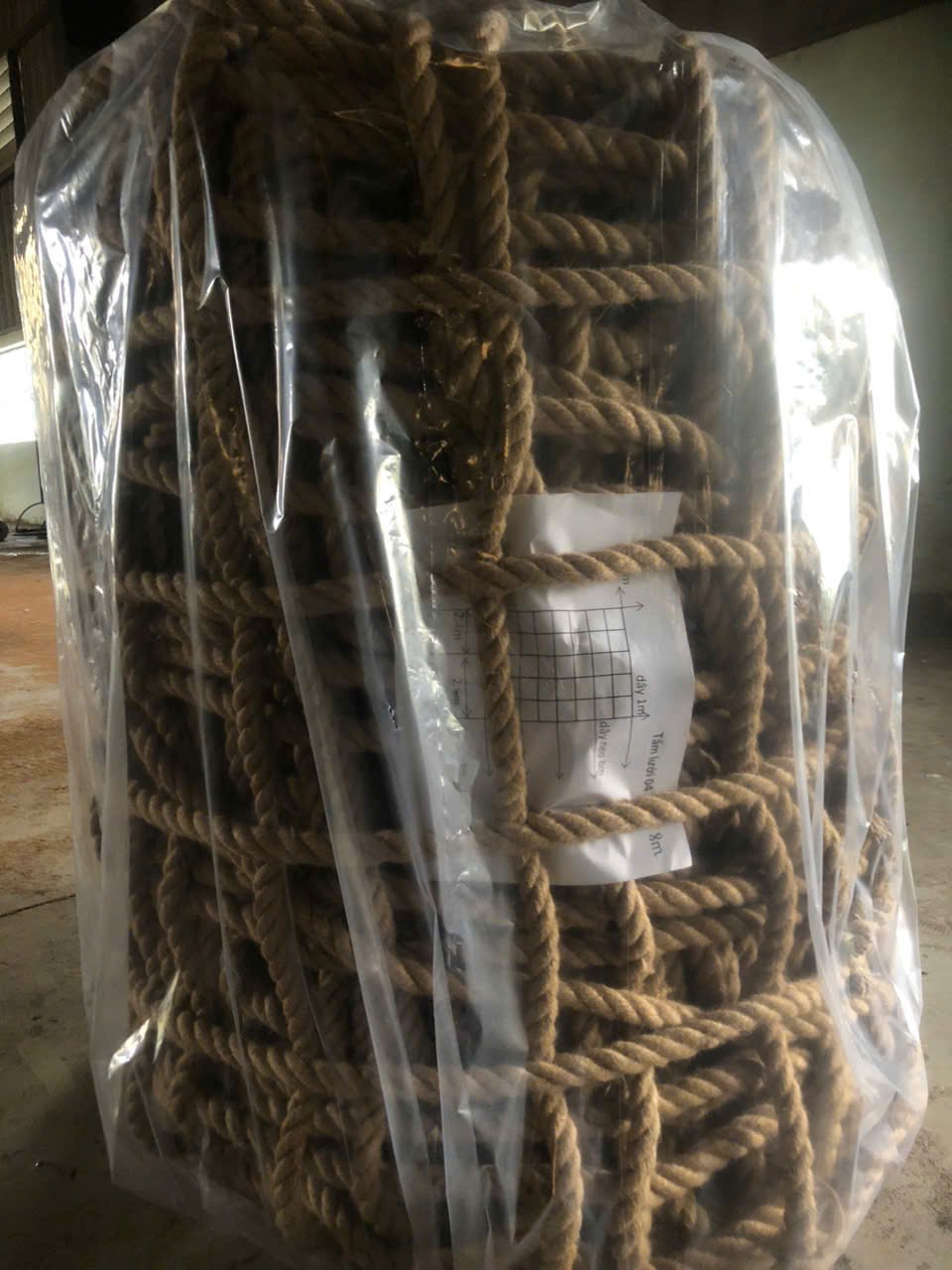 Chuyên cung cấp lưới chống trượt sân bay trực thăng phục vụ giàn khoan dầu khí, tòa nhà