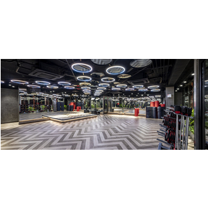 CITIGYM Điện Biên Phủ: gương dán tường và bàn ghế