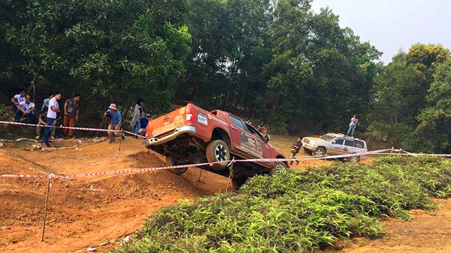 Nếu như bài thi số 1 được thiết kế cung đường để các dòng xe đua tranh về tốc độ thì với bài thi số 2, người chơi phải thử sức tốc độ trên những cung đường mấp mô, đào rãnh tự nhiên. Bài thi số 2 thử thách khả năng ổn định thân xe trên những cung đường mấp mô và rãnh đường tự nhiên.