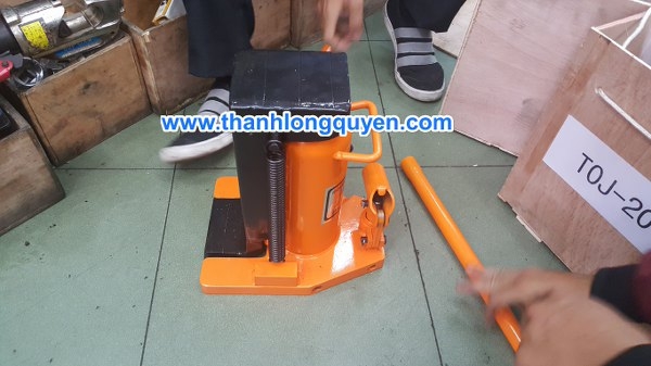 CON ĐỘI MÓC 10 TẤN TOJ-20 KAWASAKI CHẤT LƯỢNG