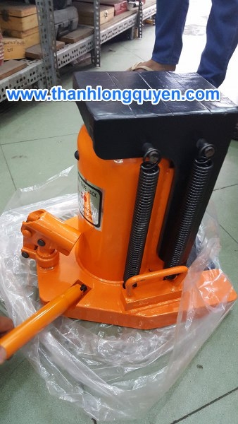 CON ĐỘI MÓC 25 TẤN TOJ-50 KAWASAKI CHẤT LƯỢNG