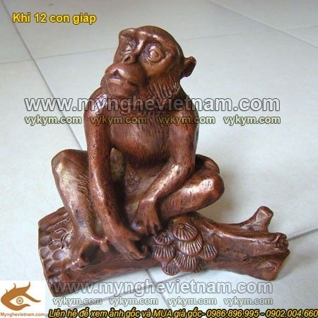 Tượng khỉ ngồi gốc cây cao 15cm bằng đồng để bàn làm việc