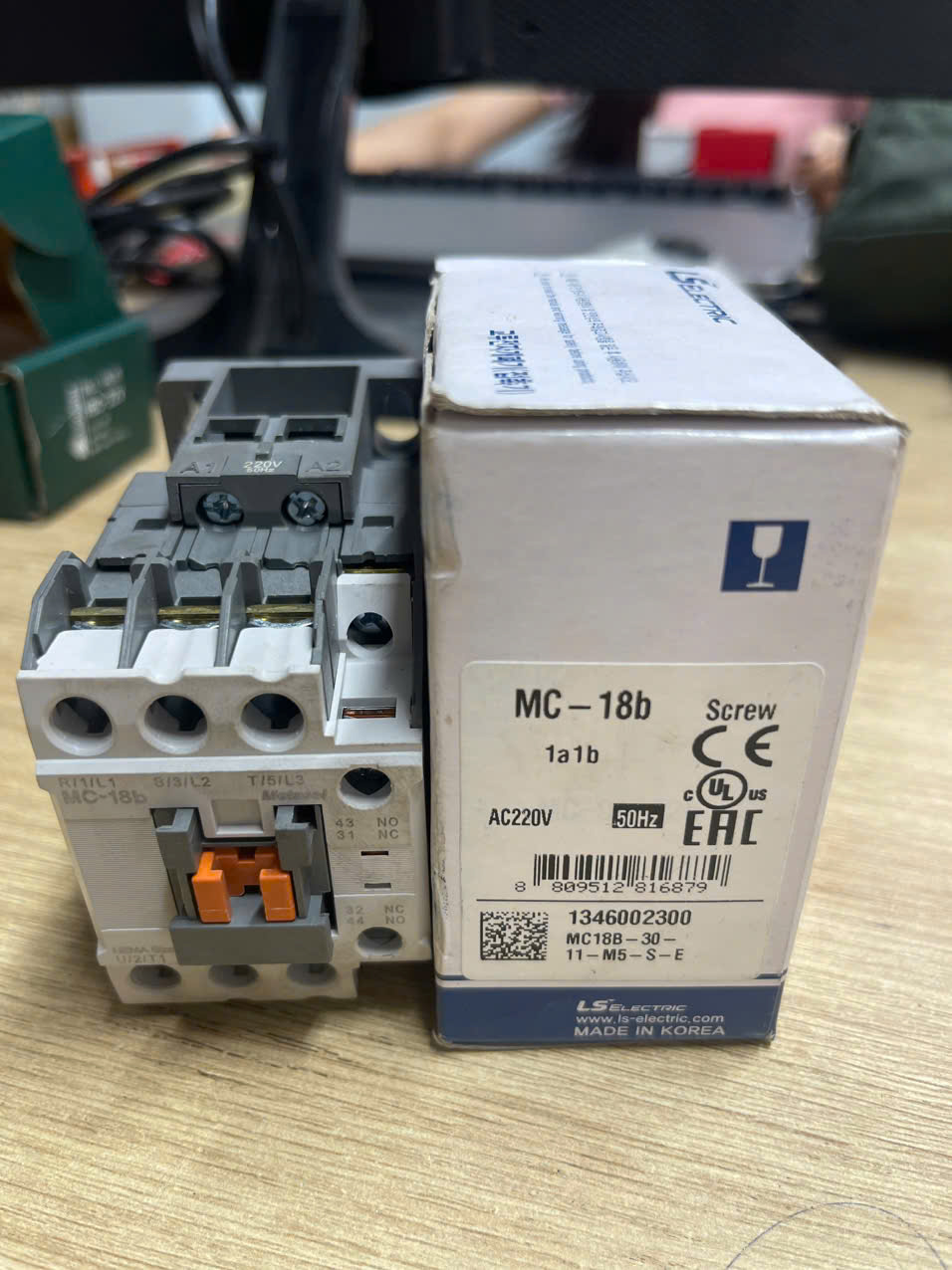 CONTACTOR LS MC-18B 220V