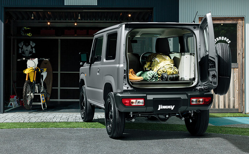 Cốp xe chưa đồ Suzuki Jimny
