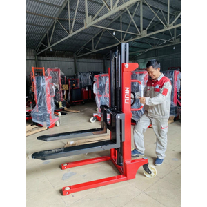 Xe nâng tay cao 1 - 2 tấn
