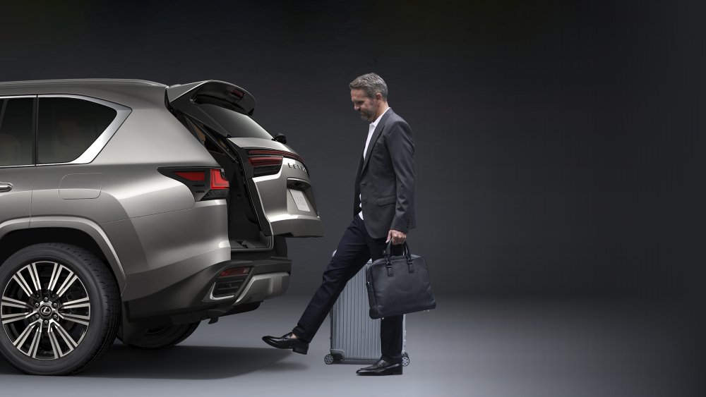 Cửa cốp điện xe Lexus LX 600 Urban