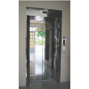 Khung bản rộng có hộp đèn : inox gương. Cánh cửa : inox gương hoa văn kiểu khung cửa (TT-CWH2)