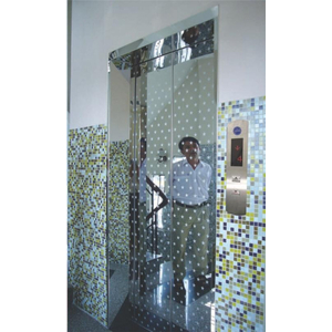 Khung bản rộng : inox gương. Cánh cửa : inox gương hoa văn (TT-CW003)