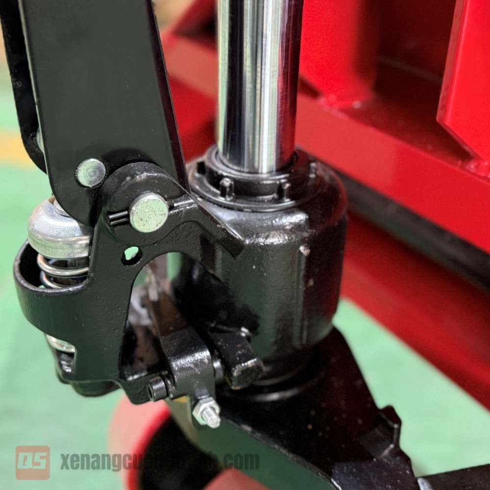 Cụm bơm xe nâng tay DF