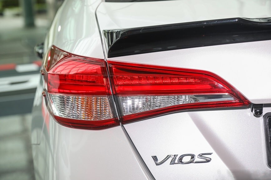 Cụm đèn hậu LED xe Vios bản GRS