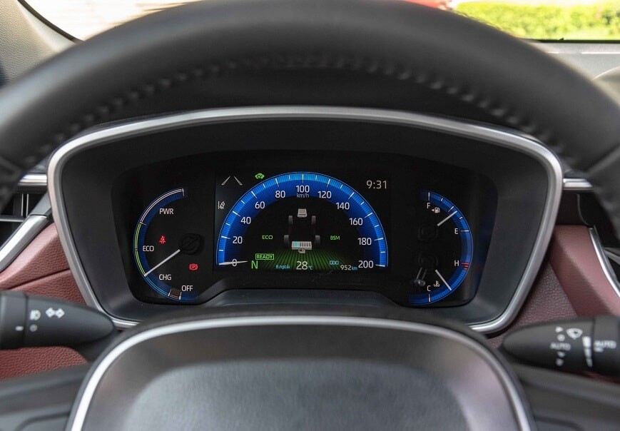 Cụm đồng hồ kỹ thuật số trên Toyota Cross bản 1.8 HV