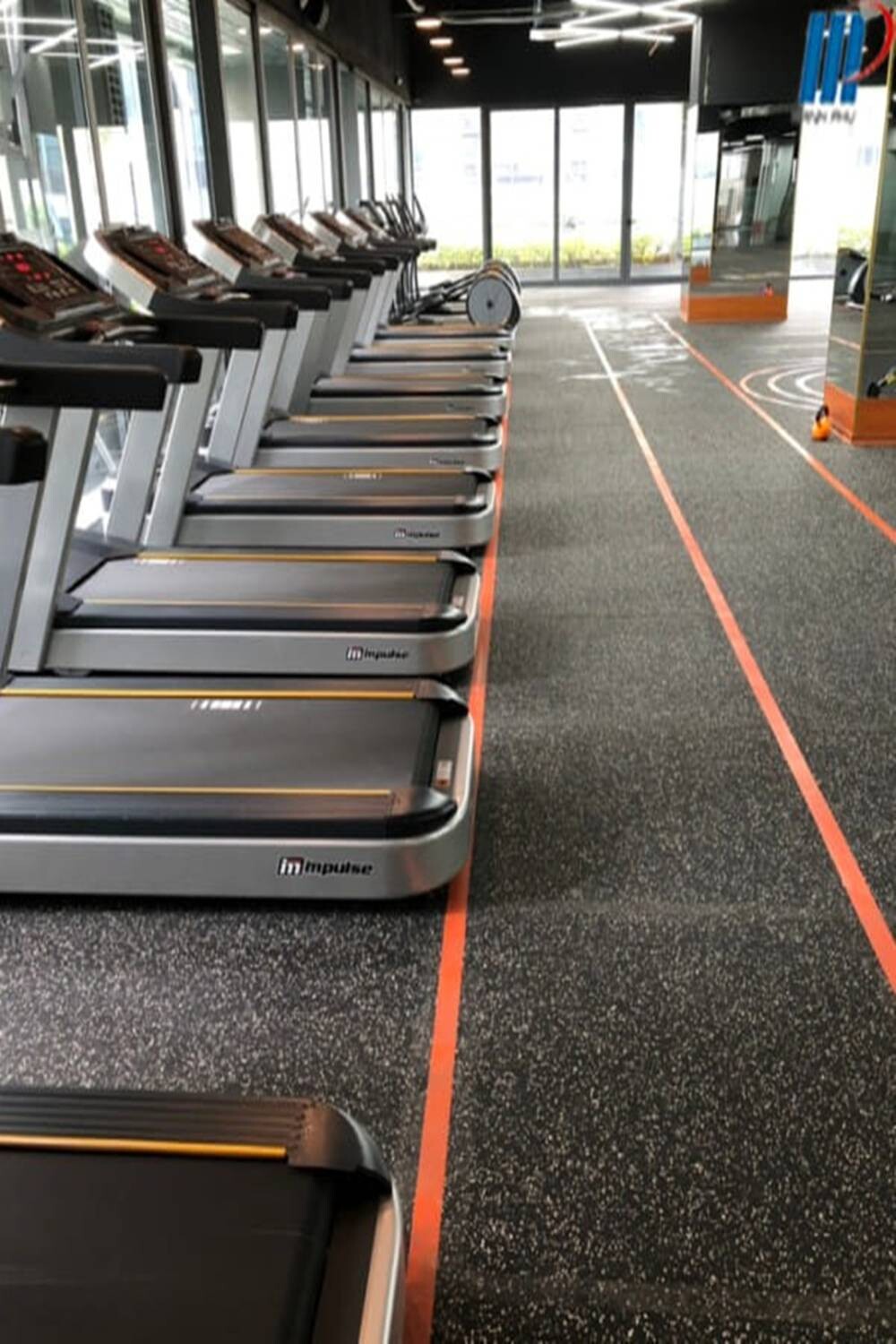 Thảm cuộn cao su phòng Gym KT 1mx10m bề mặt thảm EPDM PN-RUBBER P001