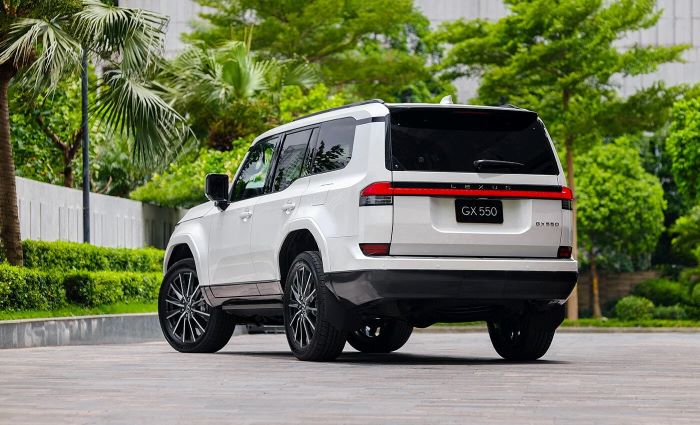 Dải đèn hâu LED Lexus GX 550