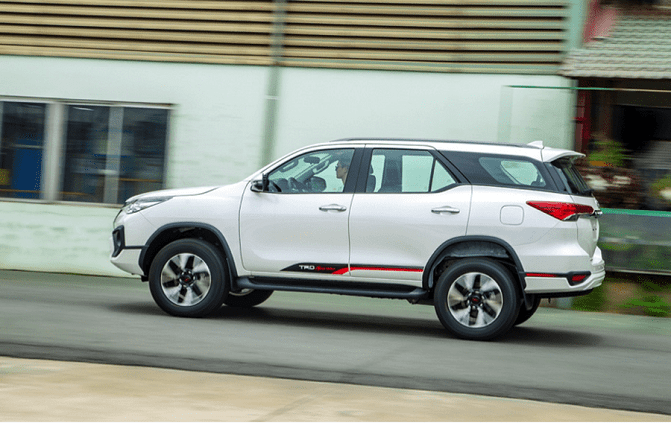 Toyota Fortuner 7 chỗ máy dầu mới