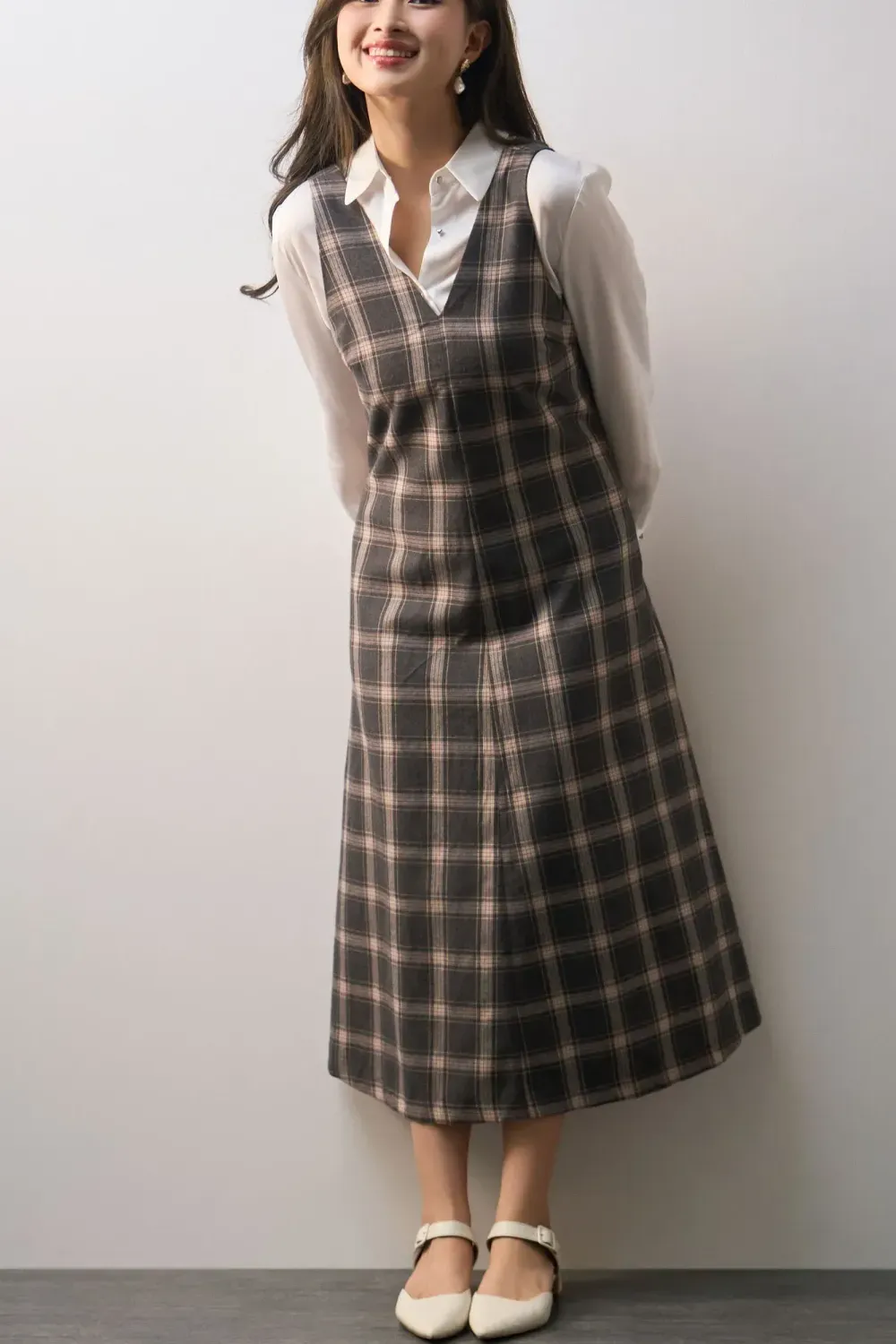 Đầm nữ caro cổ V. Aline