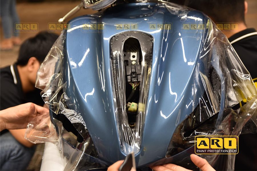 Dán keo trong 3 lớp là một giải pháp hiệu quả để bảo vệ sơn xe