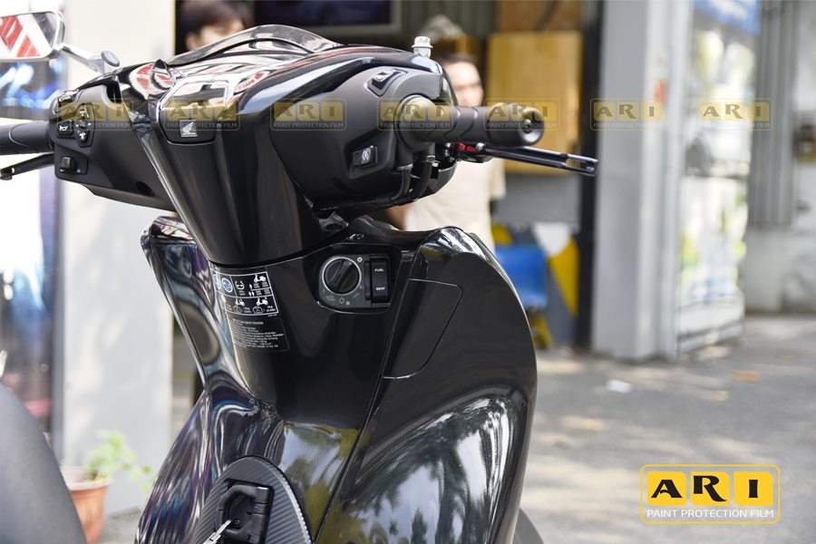 Dán keo trong 3 lớp là một phương pháp bảo vệ sơn xe SH