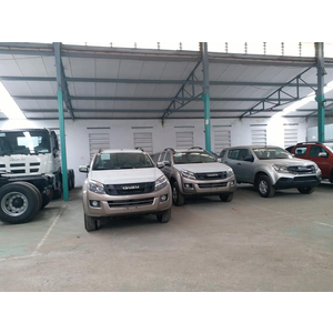 Đánh bóng kính chắn gió - Xe SEDAN hạng trung trở xuống