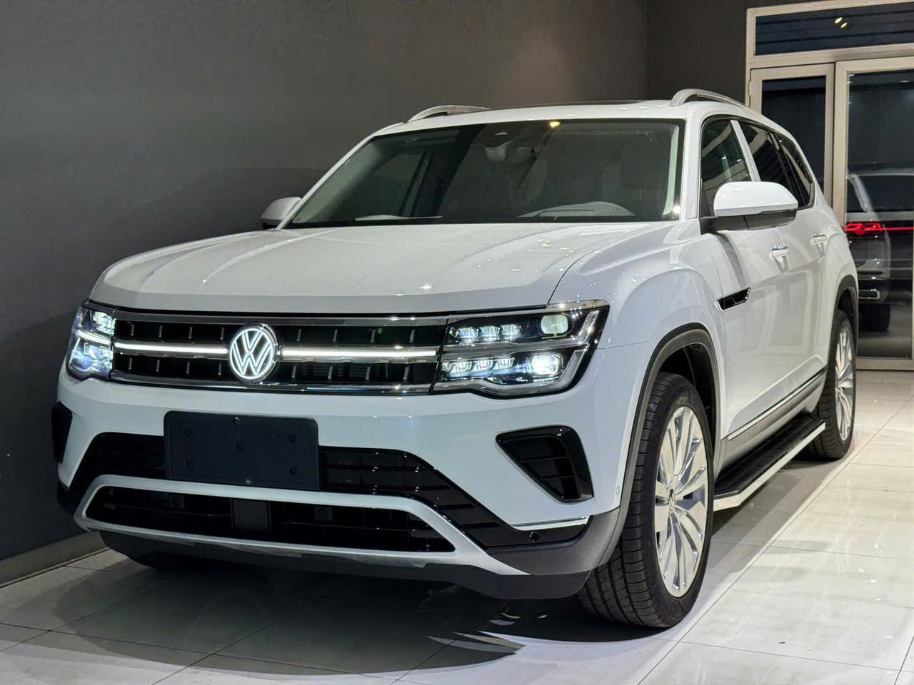 Volkswagen Việt Nam ra mắt VW Teramont President 2025. SUV 6 chỗ thương gia đầu tiên tại Việt Nam