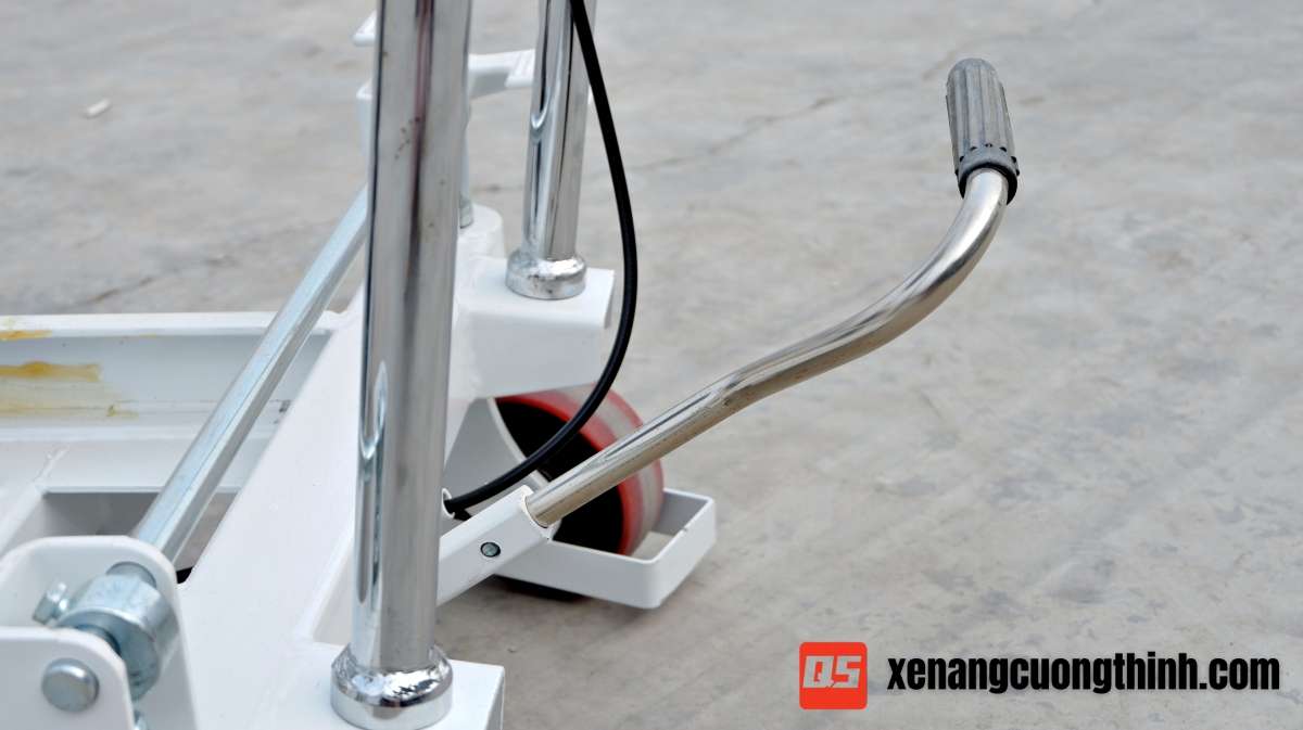 Đạp thủy lực xe nâng mặt bàn 1000kg TF100